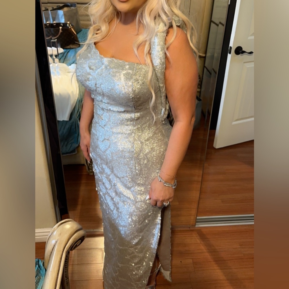 Elegant One Shoulder Silver Dress Kim Kardashian Inspiration